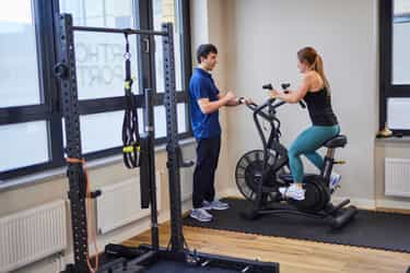 Rehabilitations-Training in der Ortho4Sport Praxis Köln-Rodenkirchen