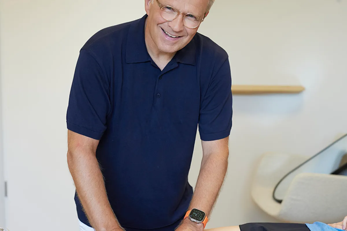 OP vermeiden: Konservative Wege bei Knie-, Schulter- und Rücken­beschwerden