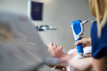 Fokussierte Stoßwellentherapie bei Ortho4Sport